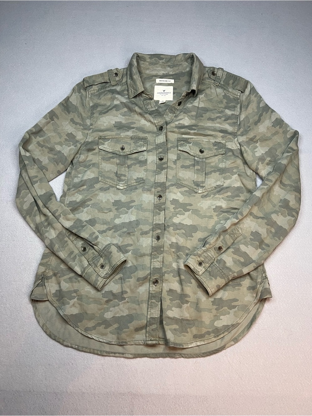 American Eagle boyfriend fit camo button down shirt size XS